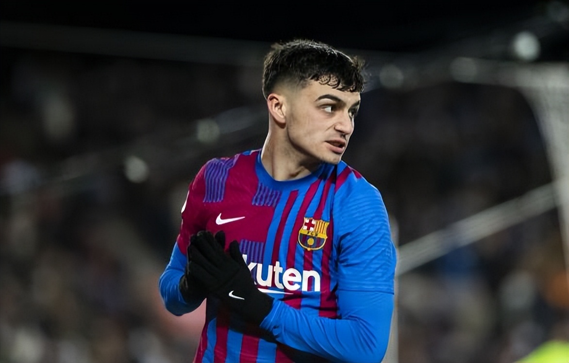 巴萨门将高接低挡，力保球门不失(巴萨门将高接低挡,力保球门不失灵)