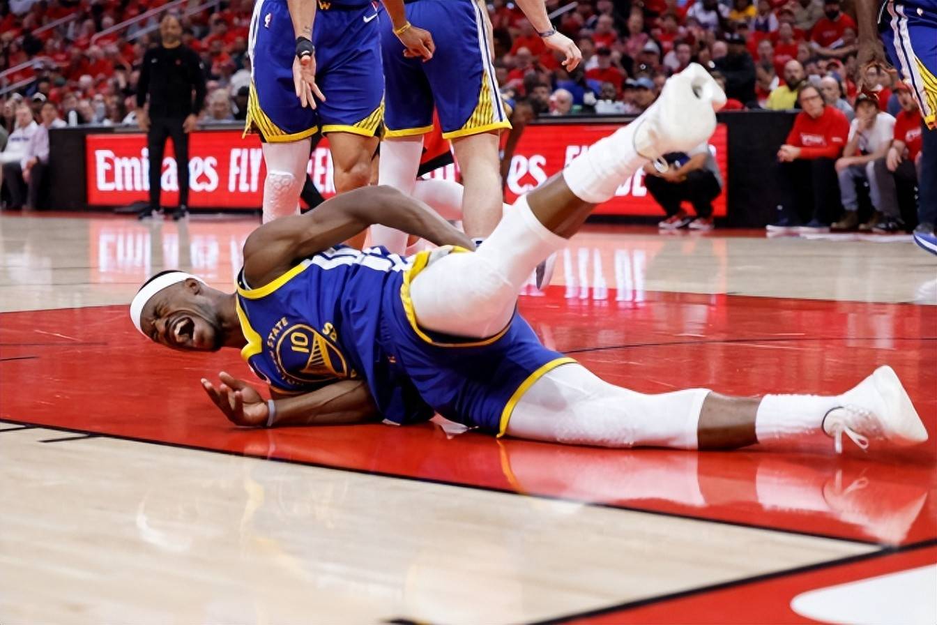 爱游戏入口-美国更衣室内部消息曝光！库里现身支持勇士队友的简单介绍