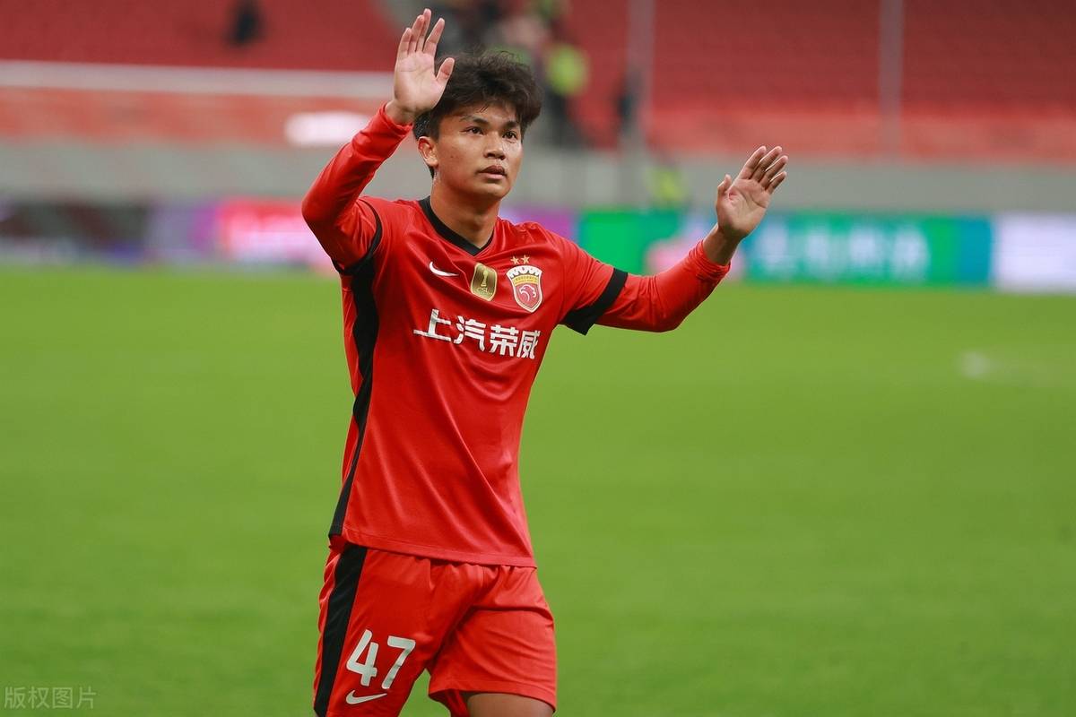 北京国安逆转广州恒大，力挺夺冠(北京国安与广州恒大的比赛结果是多少)