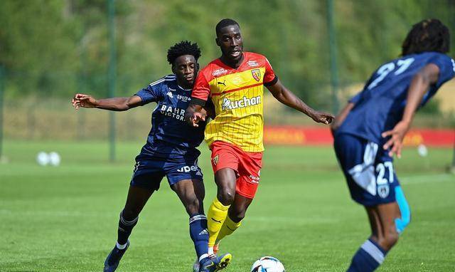 索肖击败对手,积累胜场经验 索肖击败对手,积累胜场经验