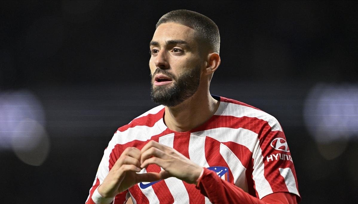 爱游戏官网入口-足球豪门新赛季球员表现亮眼