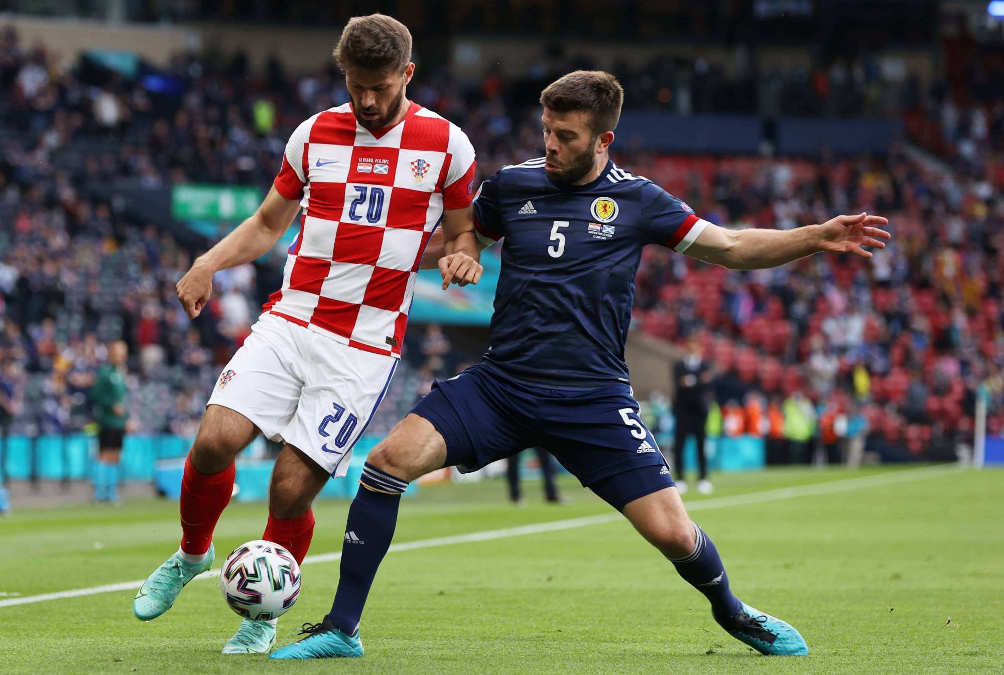 爱游戏体育直播-欧国联赛新阵容出击，球队展现华丽技艺的简单介绍