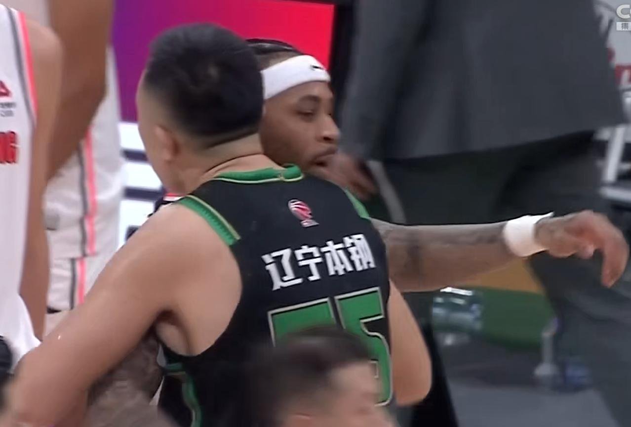 包含紧张刺激!赛场上演壮观对决,火花四溅的词条 包含紧张刺激!赛场上演壮观对决,火花四溅的词条