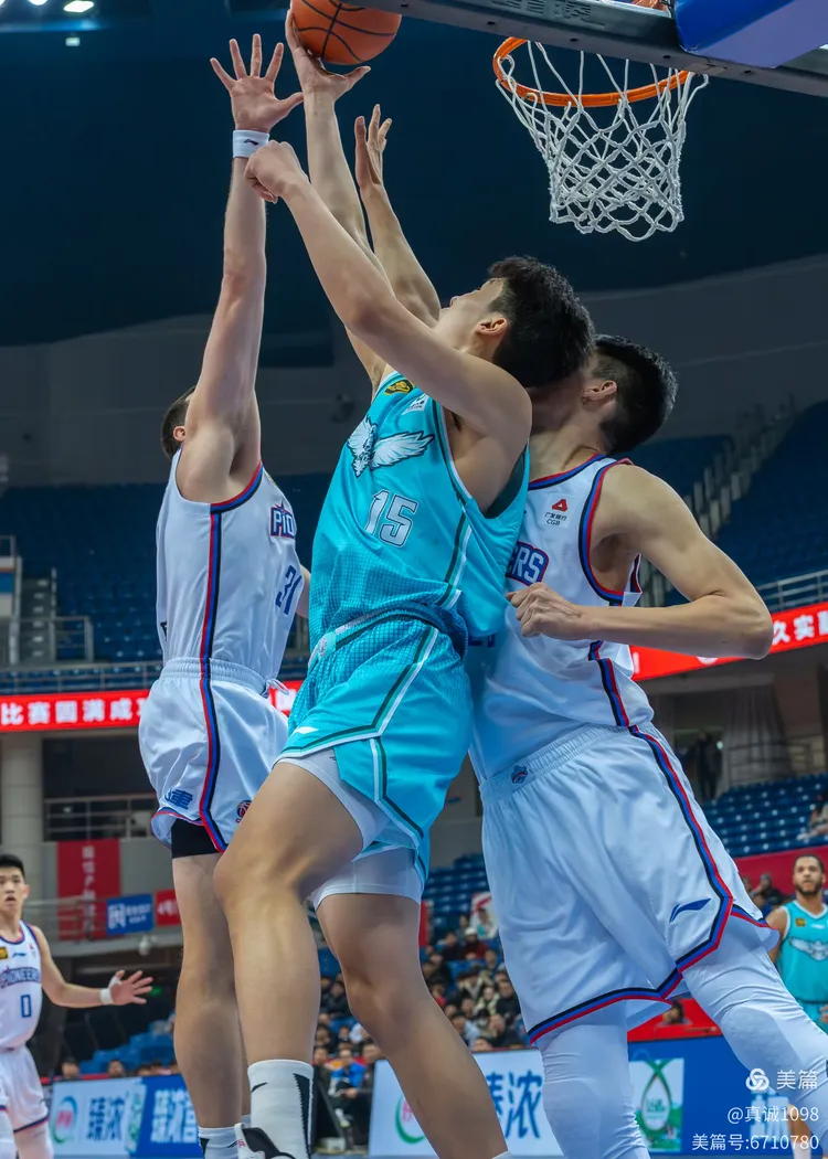 青岛男篮突发内部矛盾,团队合作著重的简单介绍 青岛男篮突发内部矛盾,团队合作著重的简单介绍