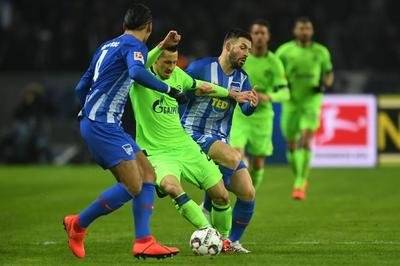 沙尔克战平柏林赫塔，保持不败纪录延续