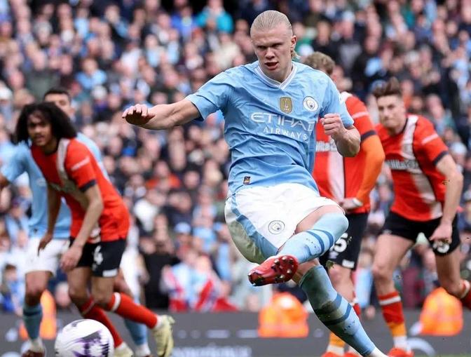 爱游戏体育直播-包含热刺击败埃弗顿，英超领头羊位置不稳的词条