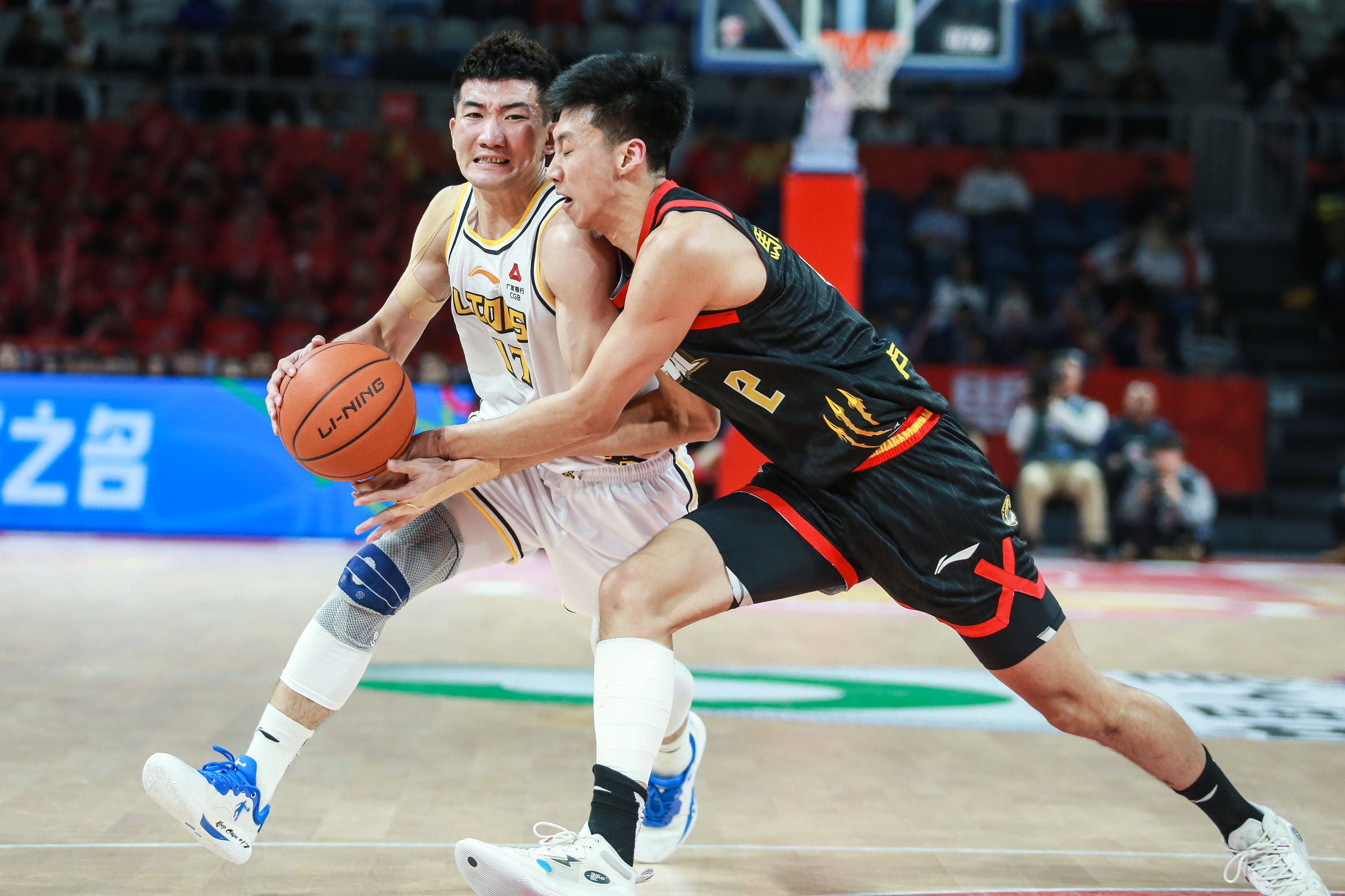 爱游戏网页版登录入口-山东队主力两双表现，轻取四川队