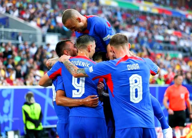 卢森堡队大获胜利,成功迈入欧预赛 卢森堡队大获胜利,成功迈入欧预赛