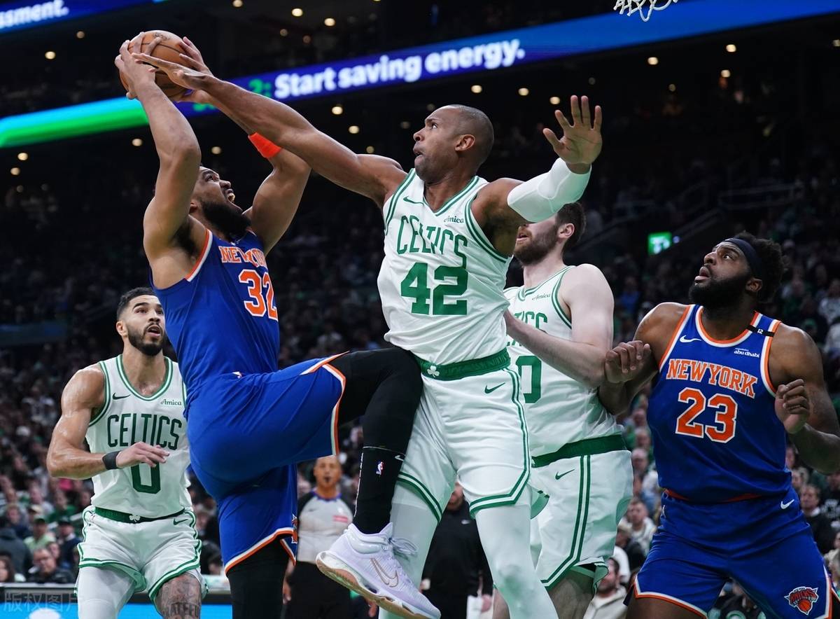 爱游戏入口-绿衫军球员受伤离场，骑士队逆转取胜的简单介绍