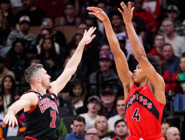 爱游戏-公牛队险胜猛龙，全员表现出色