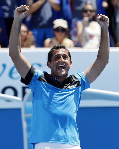 关于战术娴熟,球队合作默契,取得胜利引发欢呼的信息 关于战术娴熟,球队合作默契,取得胜利引发欢呼的信息